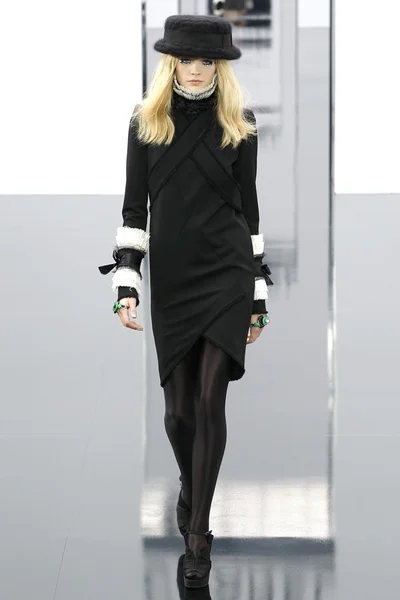 Look 2